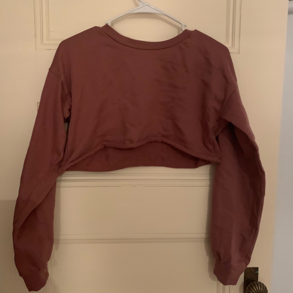 Cropped mauve crew neck